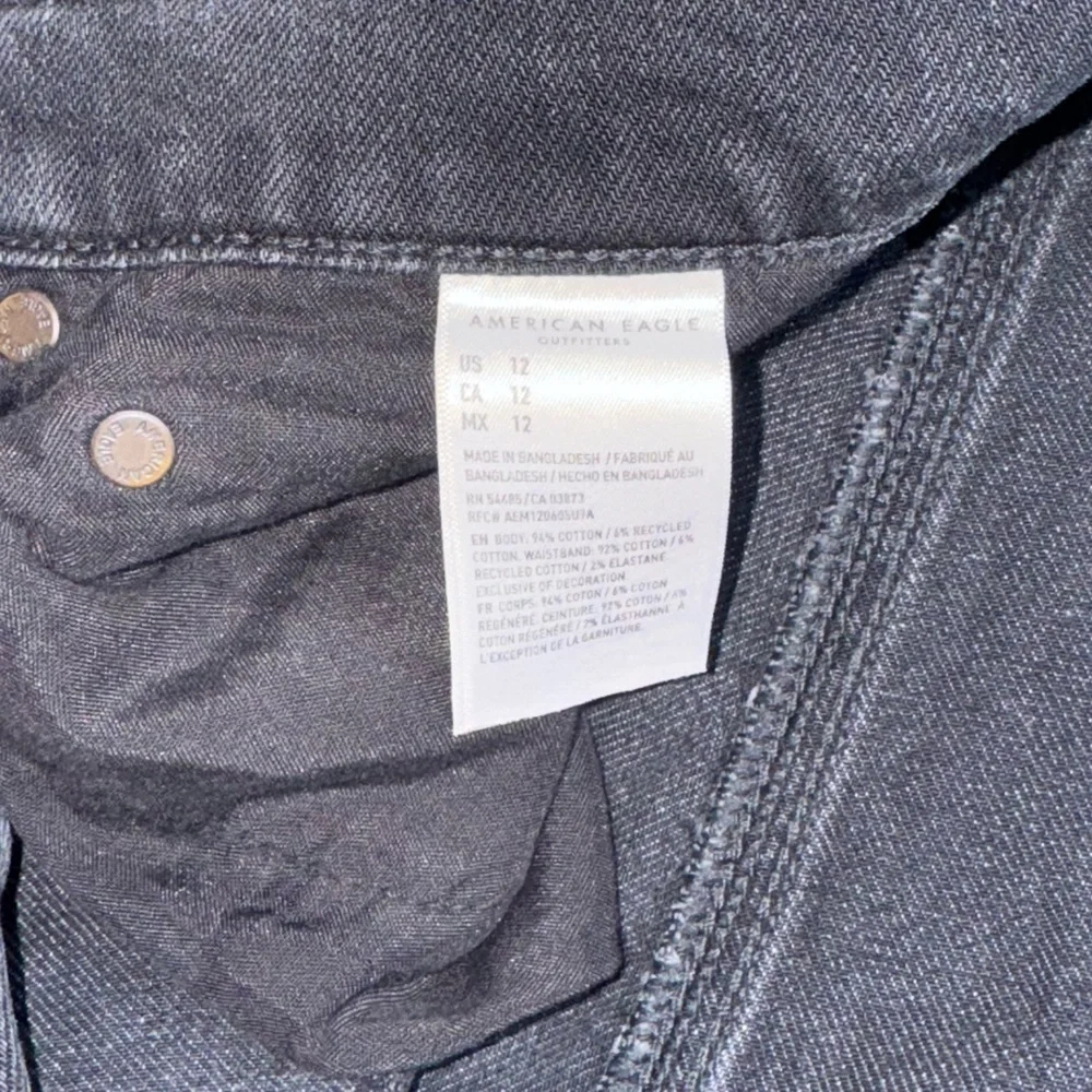 American Eagle - Black - Highest Waist '90s Boyfriend Short - Picture 5 of 6